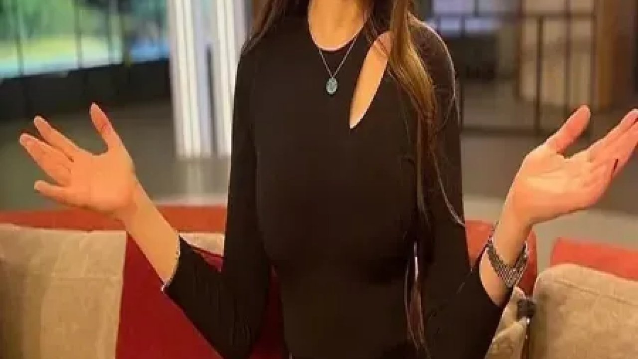 Esra Ezmeci'den Şok Yanıt: "Eşimin abisi bana aşık olduğunu söyledi. O da evli ama ben de etkilendim, 'Kaçalım' diyor..."