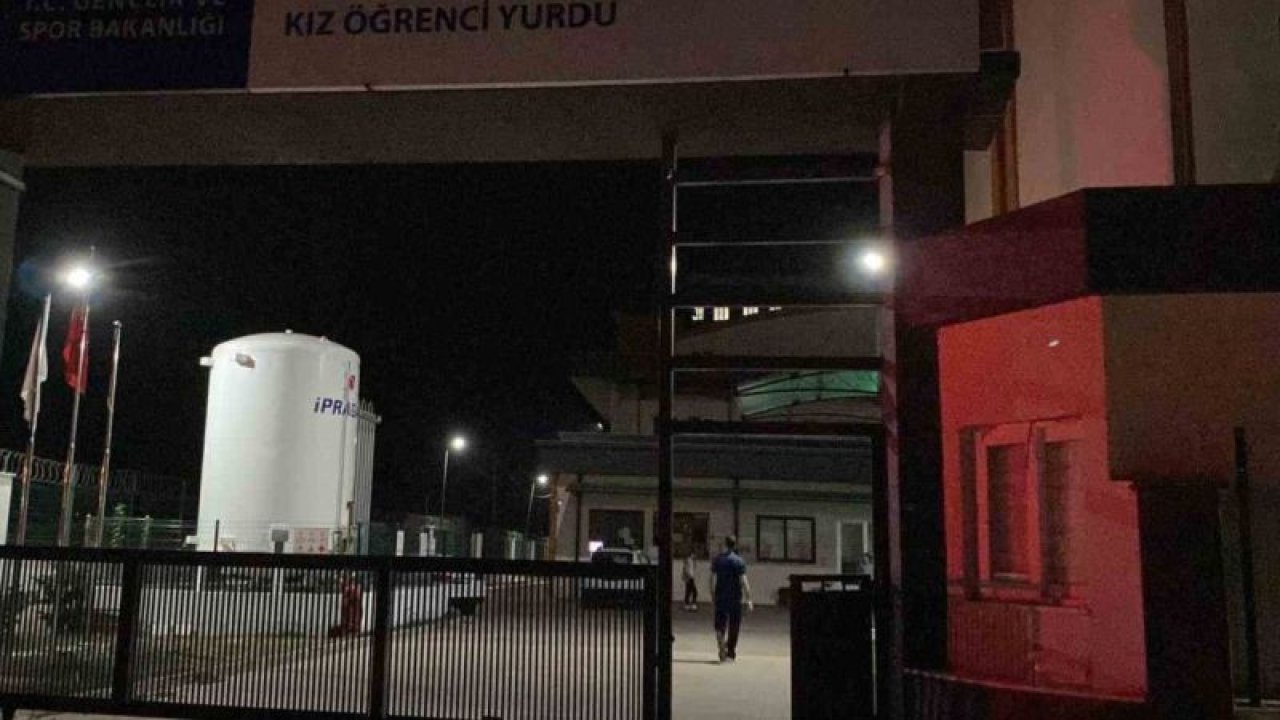 KYK Yurdunda Kan Donduran Olay! 22 Yaşındaki Zeren Ertaş duvarla asansör arasına sıkışarak feci şekilde hayatını kaybetti! Valilikten Açıklama Geldi