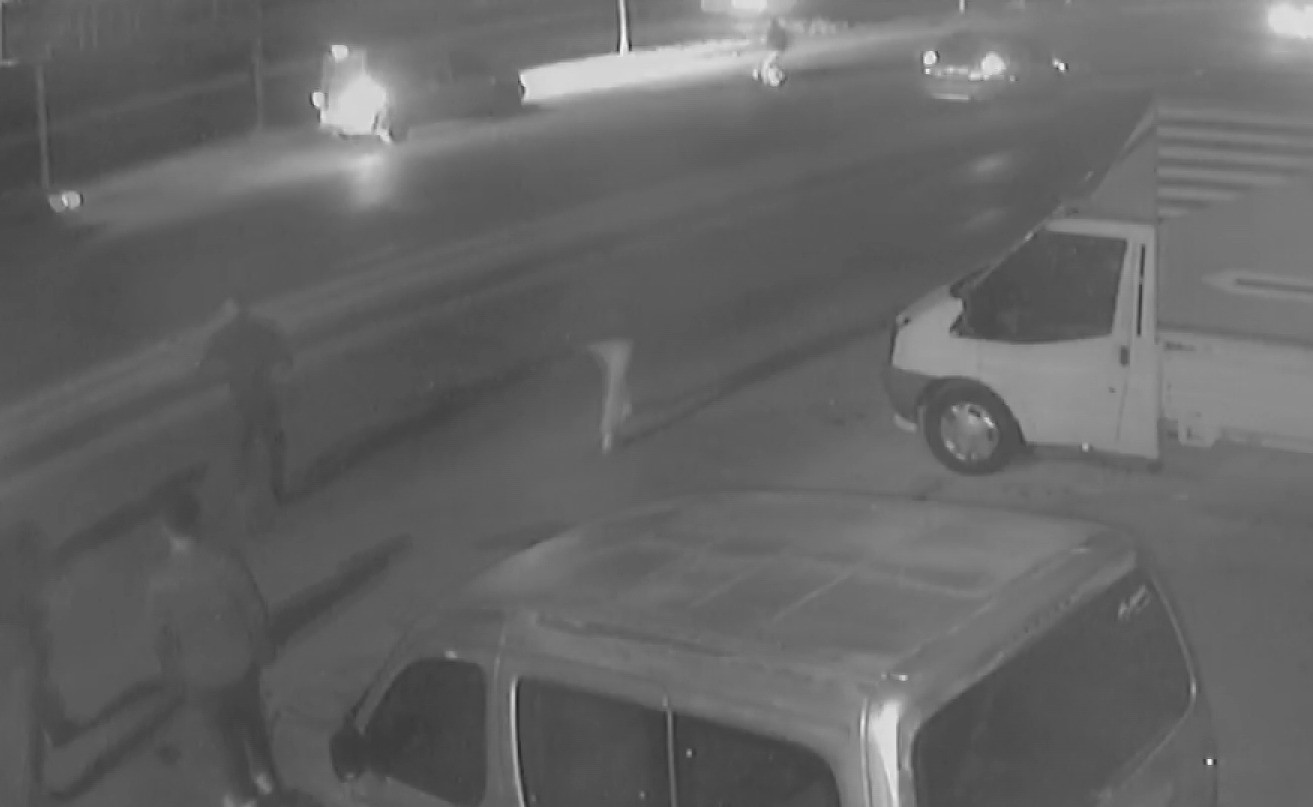 Gaziantep'te feci kaza! Yolun karşısına geçmeye çalışan kadına otomobil çarptı. Yaşlı kadın olay yerinde hayatını kaybetti