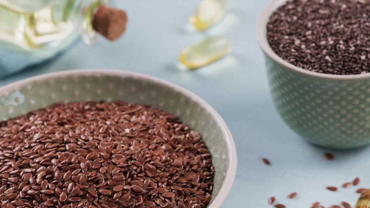 Kabızlık sorununu bir kaşık ile çözen ve içerdiği Omega 3 vitaminiyle her derde deva Keten Tohumu