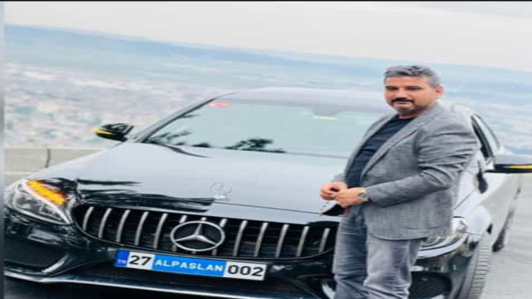 Gaziantep'in ünlü halıcısı kardeşi tarafından öldürüldü! Gaziantep'te halıcı kardeşler birbirlerine kurşun yağdırdı