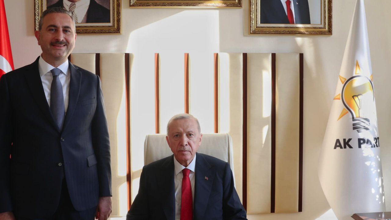 GAZİANTEP'E BOMBA DÜŞTÜ! Recep Tayyip ERDOĞAN SORDU! ABDULHAMİT GÜL CEVAPLADI! Gaziantep BU RESMİ KONUŞUYOR!