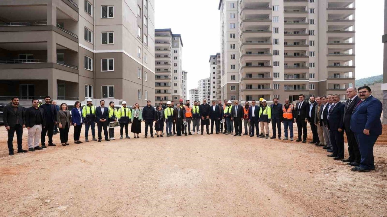 Fadıloğlu, Gül ve Şahin’e projelere ilişkin bilgilendirmede bulundu