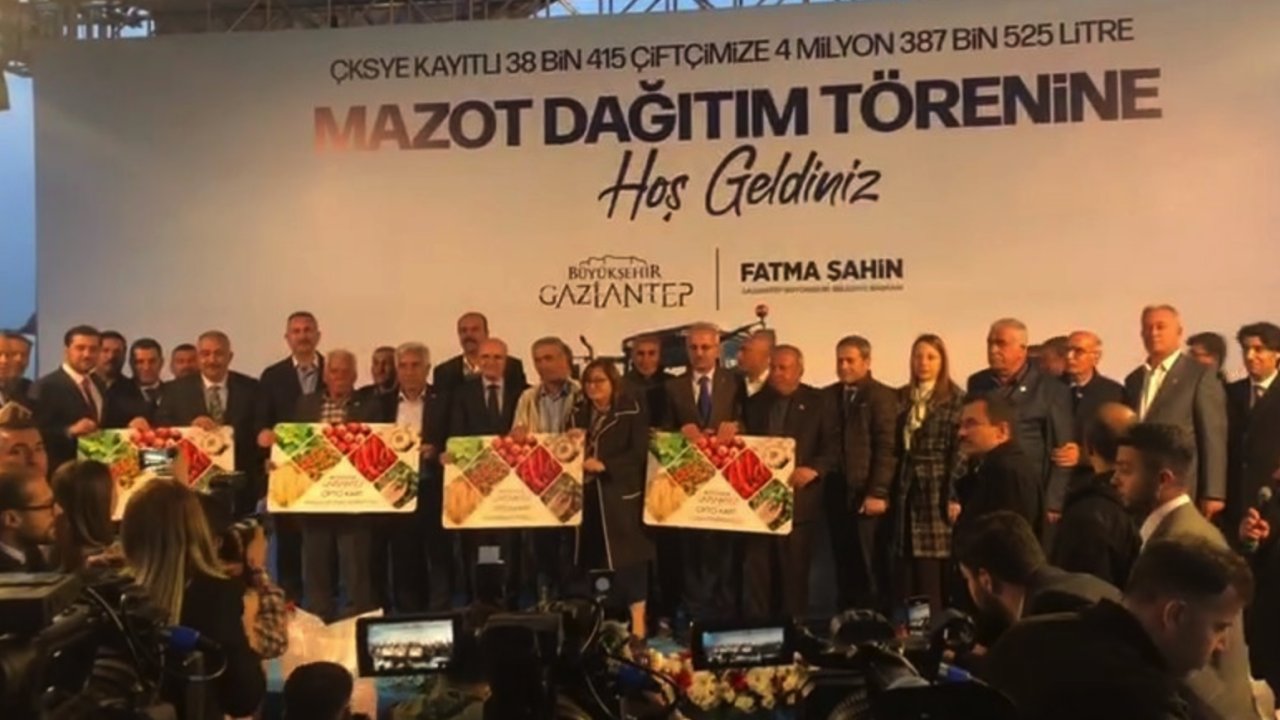Gaziantep'e Hızlı Tren Geliyor! Gaziantep Bakanlar Şimşek ve Uraloğlu ÇİFTÇİLERE mazot ve sertifikalı tohum dağıttı!