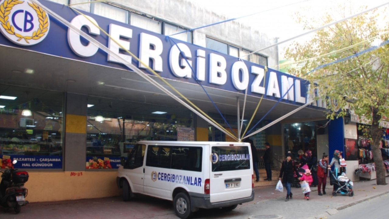 Gaziantep Cergibozanlar Market'te İndirim Yağmuru! Cegibozanlar'da Peynir 80 TL'ye, Tavuk 57 Ve Sucuk 23 TL'ye Düştü!