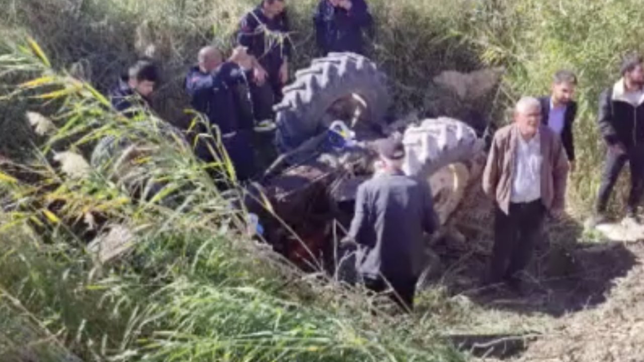 Gaziantep'te devrilen traktörün altında kalan sürücü ağır yaralandı