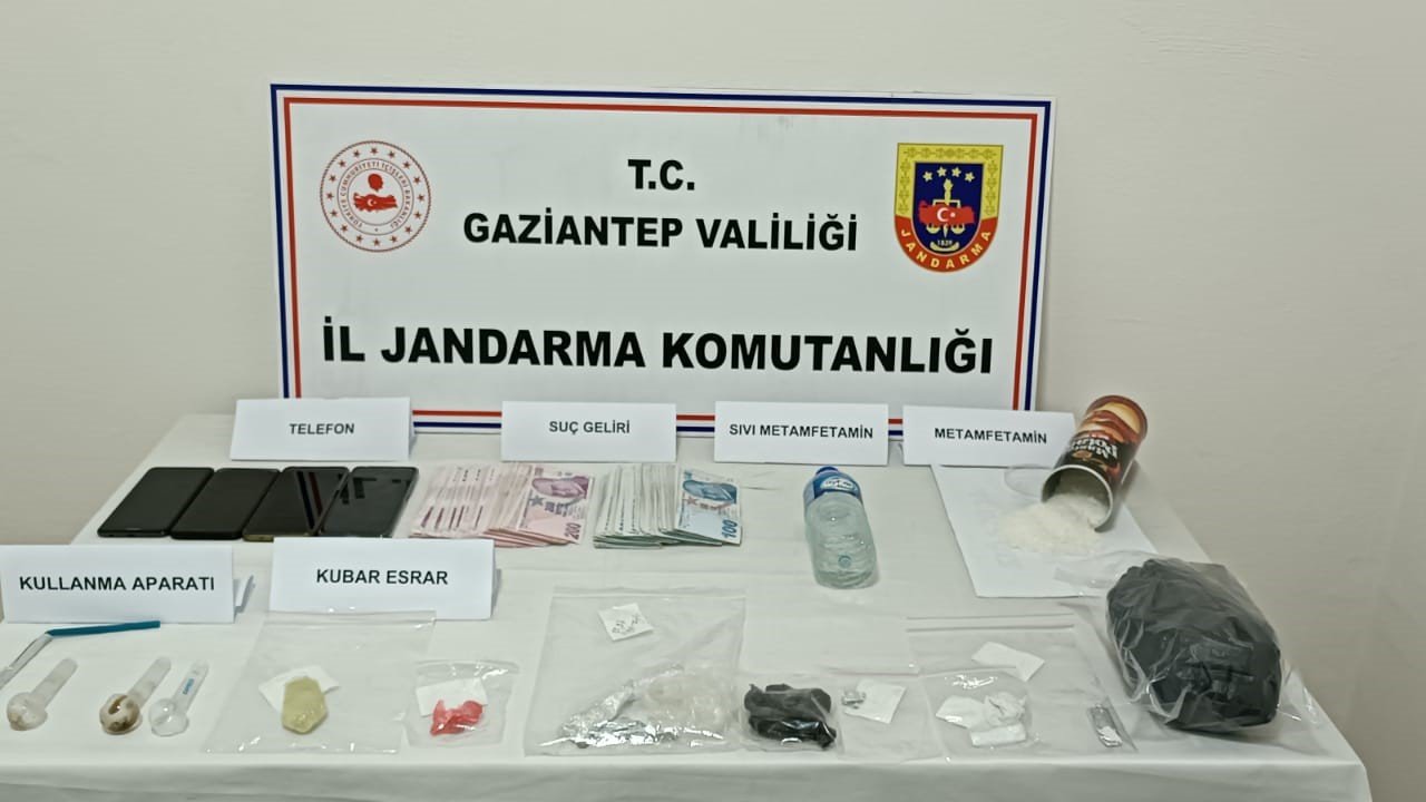 Gaziantep'te Jandarma ekipleri bölgesel şok huzur ve güven uygulaması gerçekleştirdi