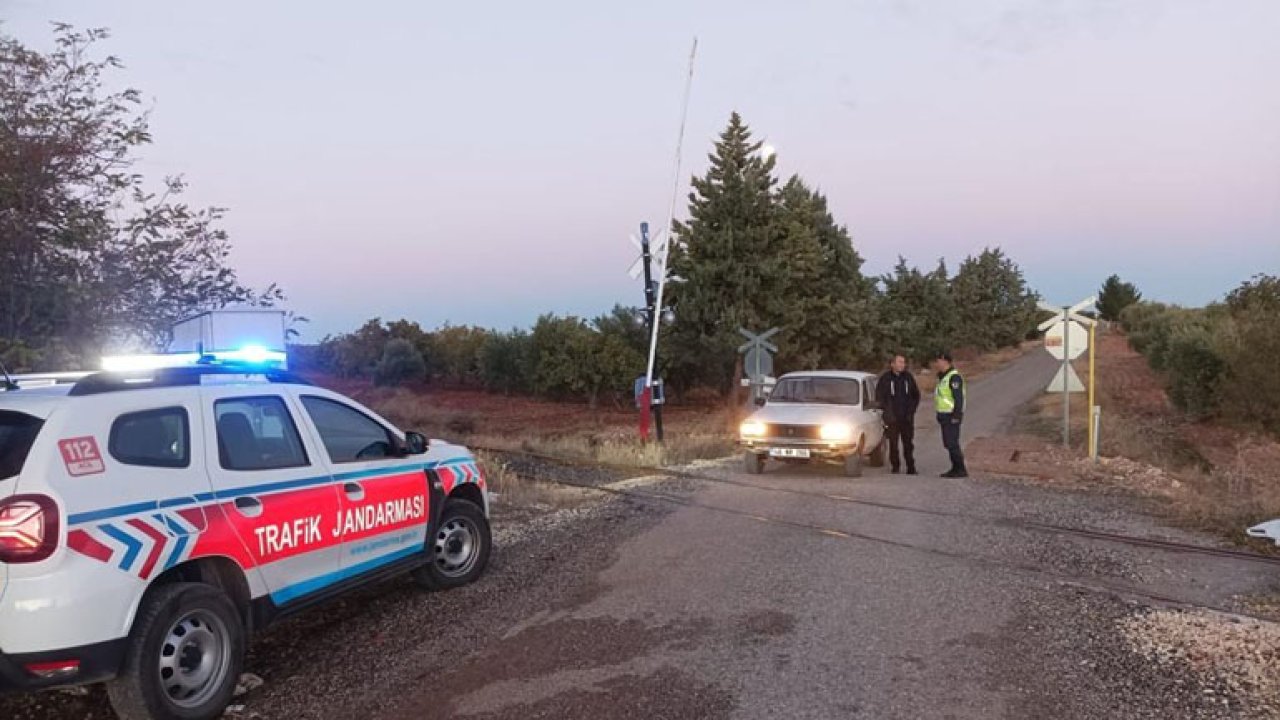 Gaziantep'te Jandarma ve TCDD koordineli Trafik ve Asayiş timlerinin katılımıyla denetim gerçekleştirildi