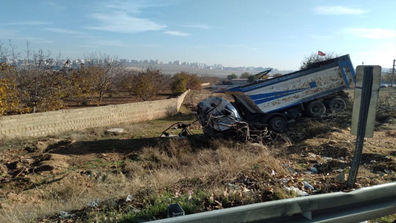 Gaziantep'te feci kamyon kazası! Kamyon sürücüsü ağır yaralandı