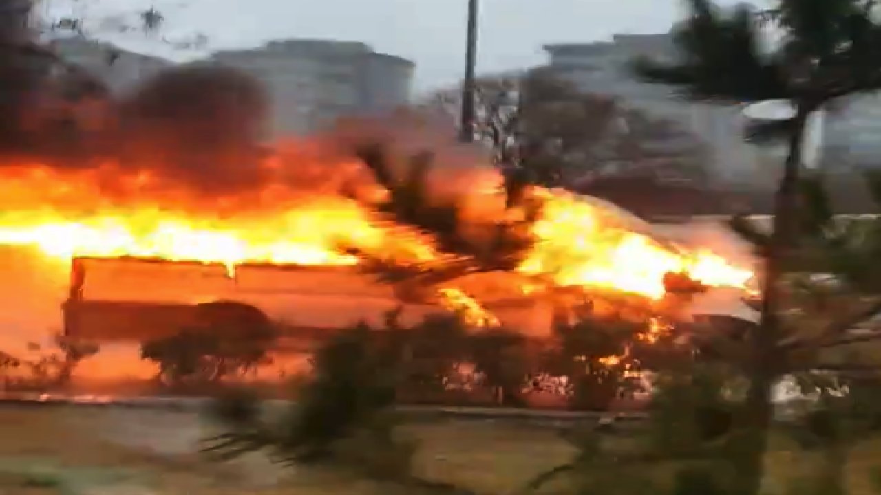 Gaziantep'te İşçi Servisi Yandı! Gaziantep'te İşçiler Son Anda Hayatını Kurtardı! İşte O Anlar