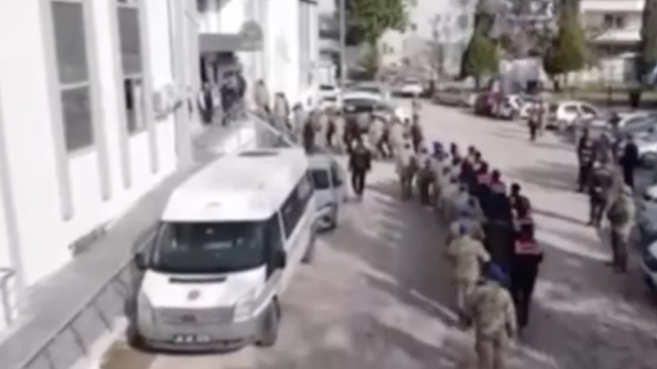 Gaziantep’te dahil 3 ilde düzenlenen operasyonla “İskoçlar Çetesi” olarak bilinen organize suç örgütü çökertildi