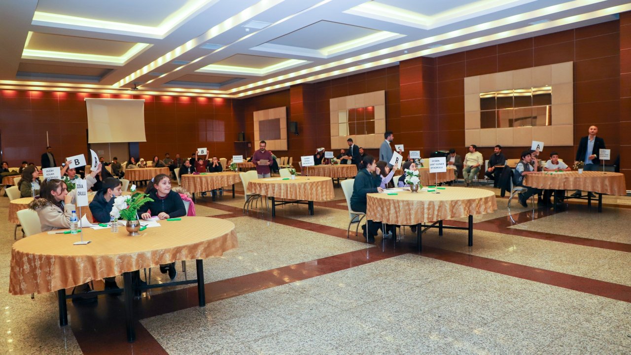 Şehitkamil'de öğrenciler Ortaokullar Arası Bilgi Yarışması’nda kıyasıya mücadele etti
