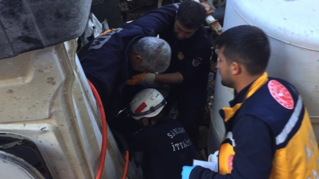 Gaziantep'in komşu ilinde Devrilen beton mikserinde sıkışan sürücüyü itfaiye kurtardı