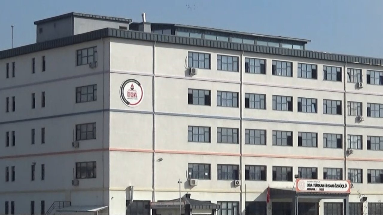 Gaziantep'te Kız öğrenci okulda 3. kattan atladı