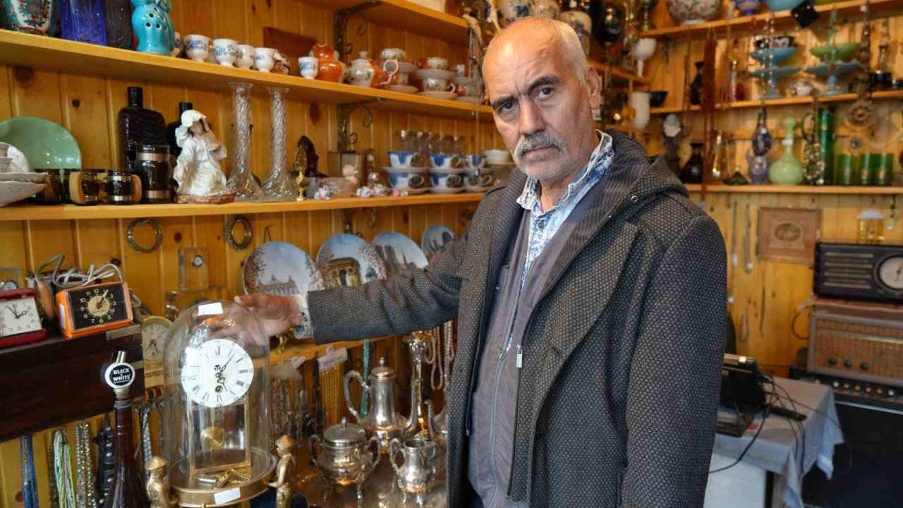Gaziantep'te yarım asırdan bu yana antika biriktiriyor! Antika Merakı Ev Ve Arsasını Sattırdı