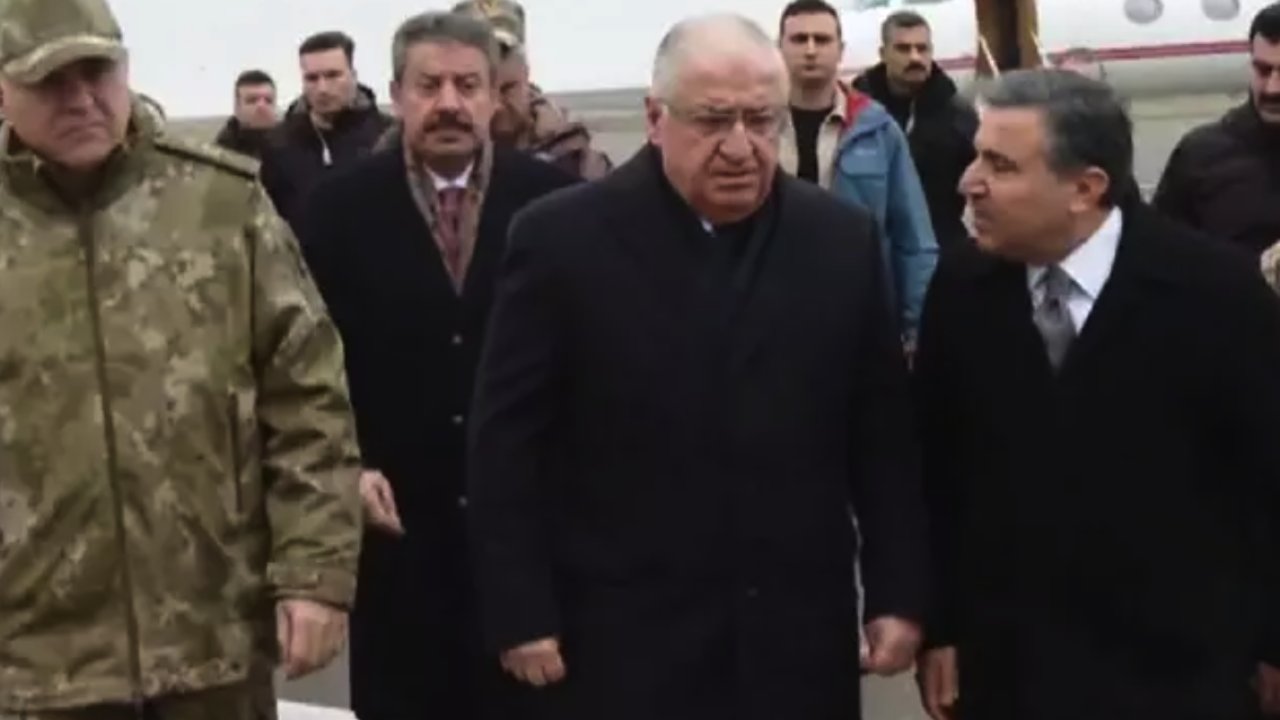 Milli Savunma Bakanı Yaşar Güler TSK komuta kademesiyle Irak sınırında