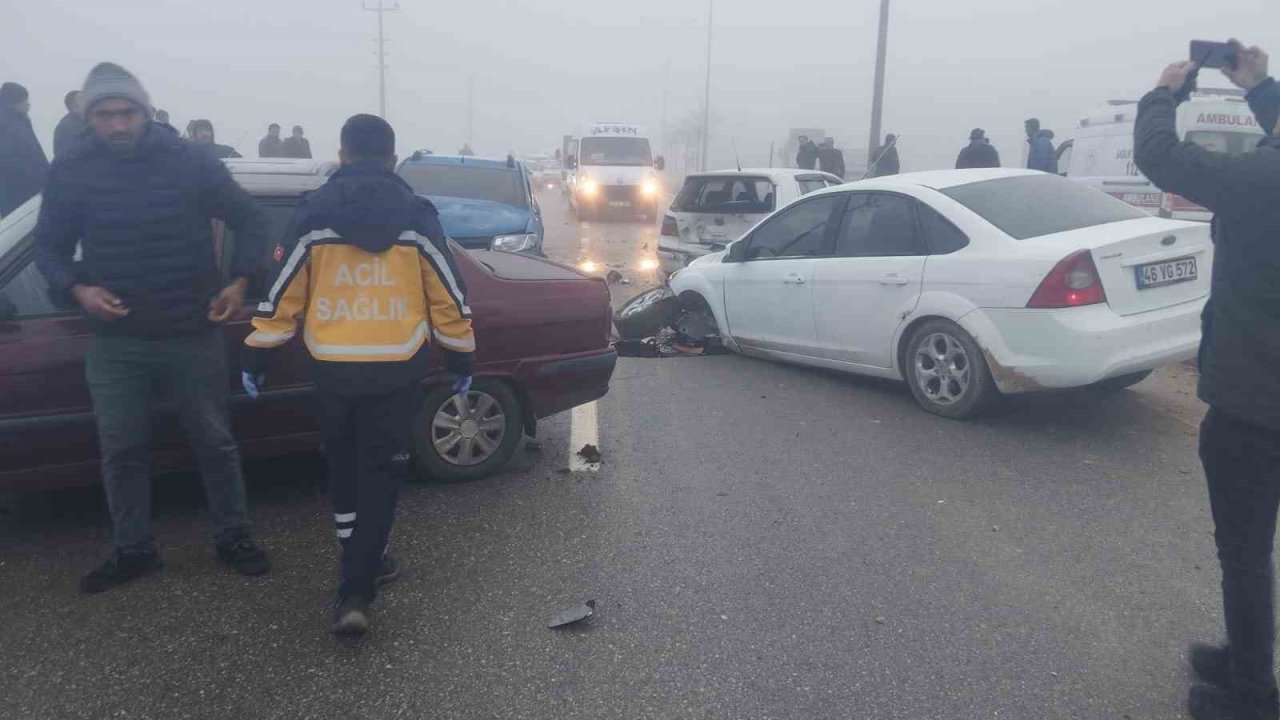 Bir günde 2 Facia! Kahramanmaraş'ta 22 araçlık zincirleme kaza!: 15 yaralı