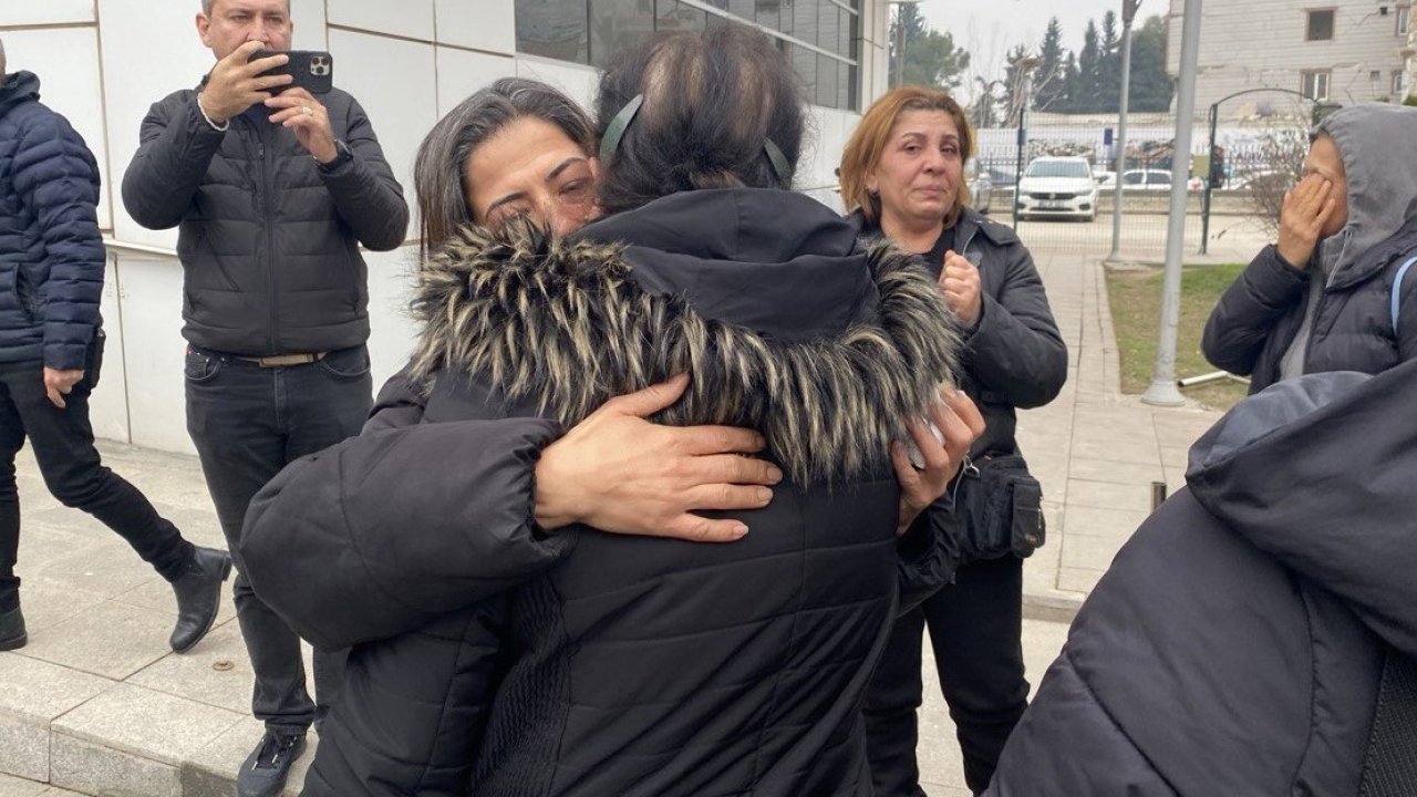 6 Şubat Depremlerinde Adıyaman'da Yıkılan İsias Otelde Ölenlerin yakınları gözyaşlarına boğuldu