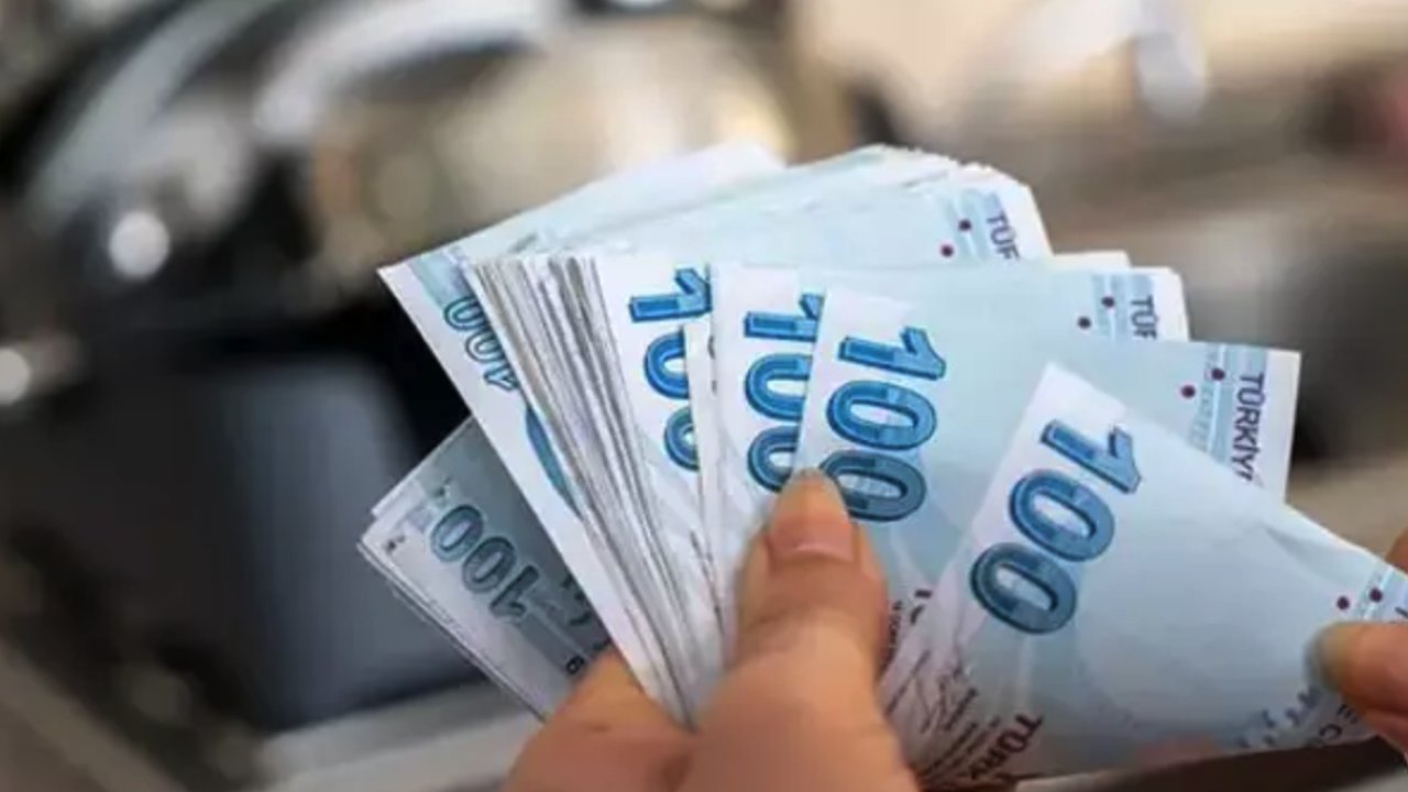 Gaziantep'te Öğrencilere Karşlıksız 2 Bin TL. Gaziantep'te Öğrencilere 2 Bin TL Destek Jestı! İşte Detaylar...