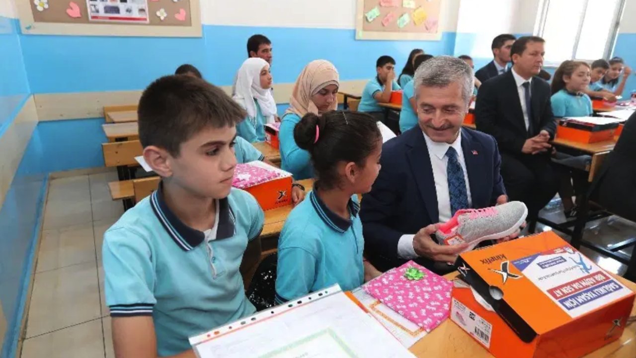 Şahinbey Belediyesinden Öğrencilere Spor Ayakkabı Müjdesi! Şahinbey Belediyesi Ayakkabı Randevu 2024! İşte detaylar