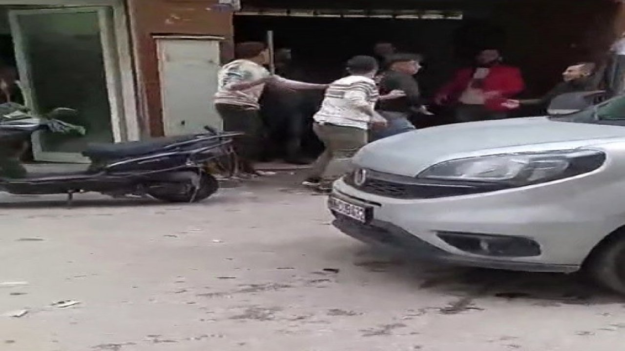 Gaziantep'te 2 grup arasında kavga çıktı! Sokakta çıkan kavgada sandalyeler ve sopalar havada uçuştu