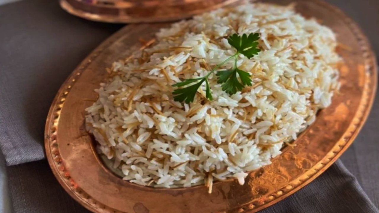 Tane tane pirinç pilav yapmak neredeyse her ev hanımının hayali. 20 Dakikada Tane Tane Pilav Mucizesi!