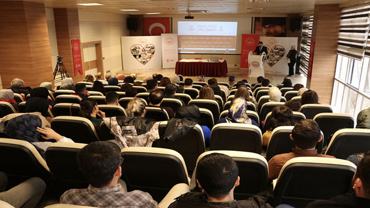 Gaziantep'te "alfa kuşağında aile olmak" konulu söyleşi düzenlendi