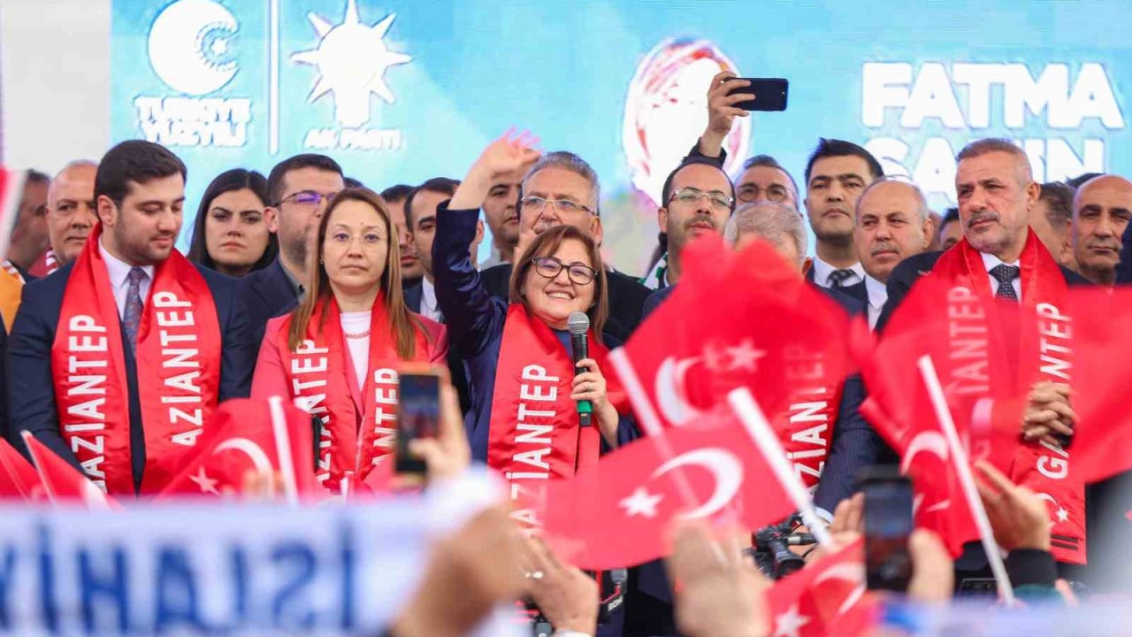 Gaziantep'in Kazanan Başkanı Fatma Şahin! Bu Coşku Gaziantep'te 'FATMA ŞAHİN'e Yine Başkan DEDİRTTİ!