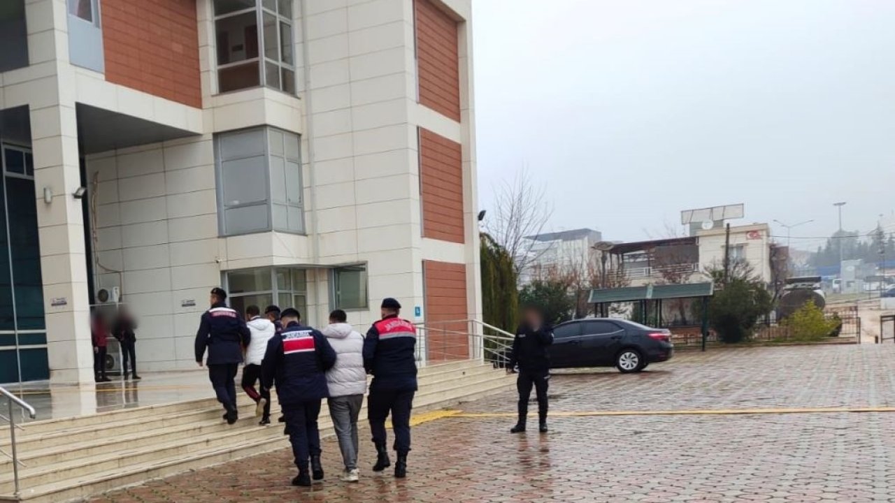 Jandarma ekipleri Gaziantep’te siber dolandırıcılara operasyon düzenledi