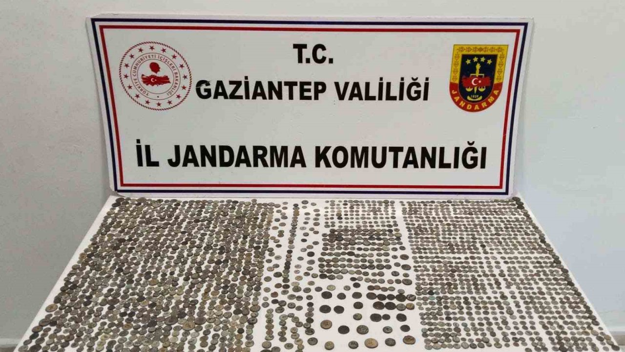 Gaziantep'te Tarihi Eser Operasyonu: Roma Dönemine Ait Gümüş Sikkeler Ele Geçirildi