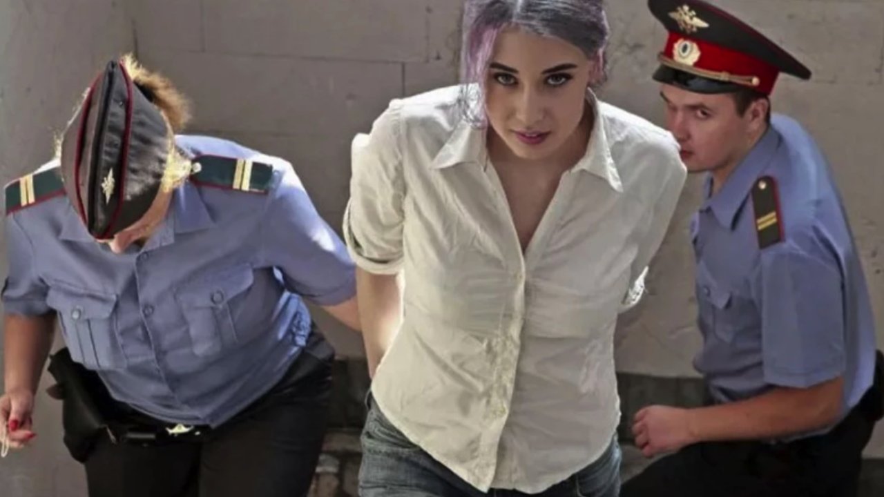 Kadın Öğretmen Küçük Öğrencisine Cinsel İstismarda Bulundu!