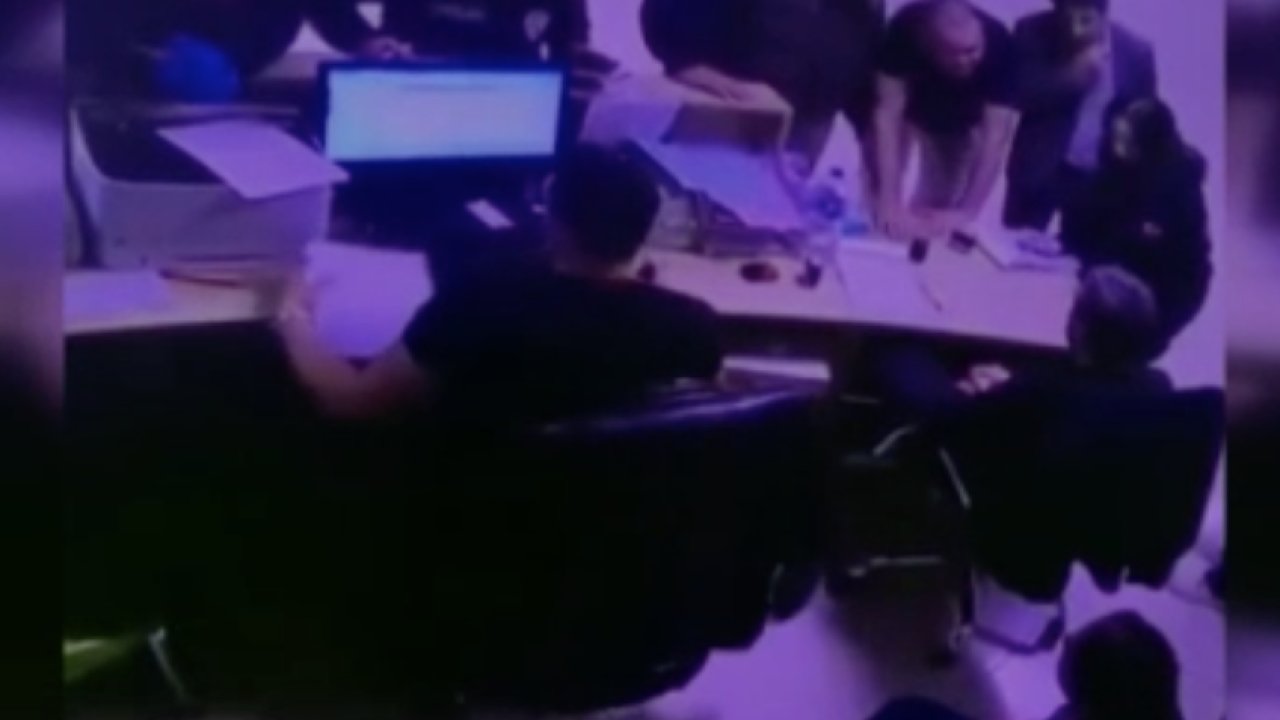 Hasta tartıştığı doktora yumruk attı