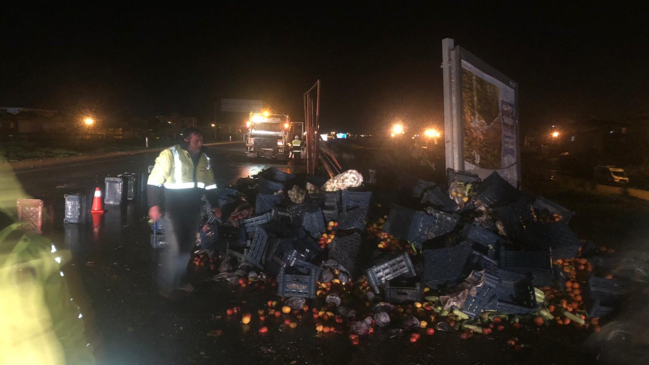 Gaziantep’te kamyonetle otomobilin çarpıştığı kazada 2 kişi yaralandı