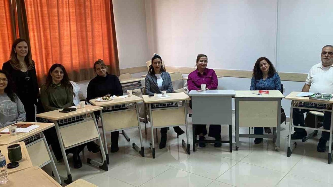 GAÜN Yabancı Diller Yüksekokulunda mesleki gelişim programı başarıyla tamamlandı