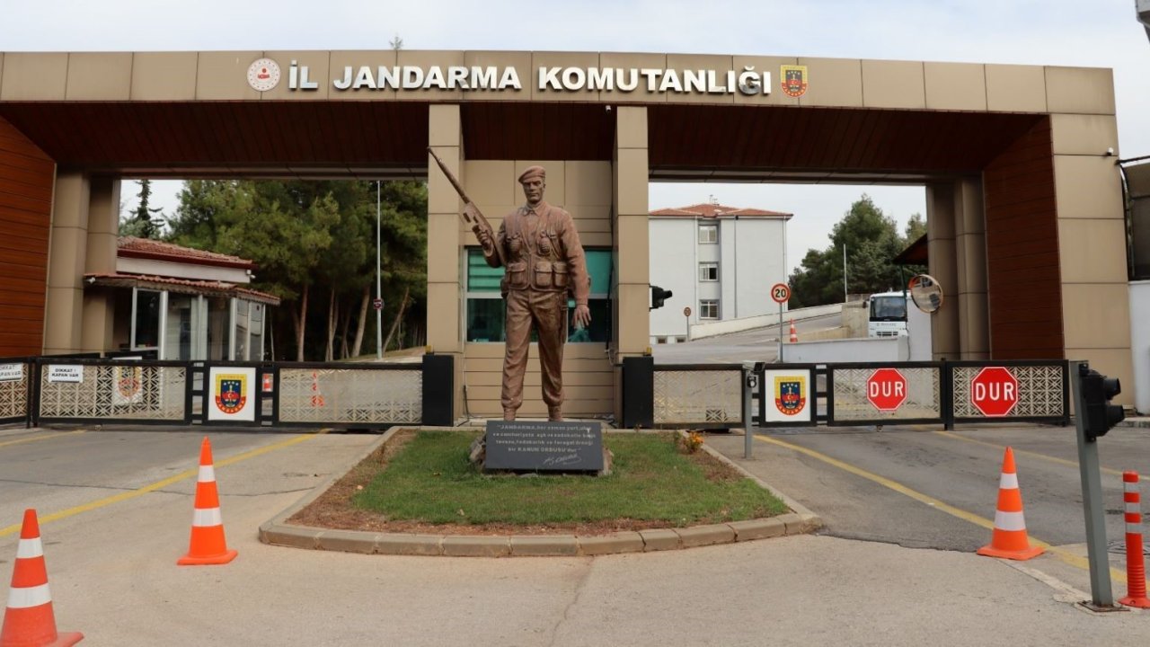 Jandarmanın Gaziantep'te düzenlediği çember operasyonunda 206 aranan şahıs yakalandı