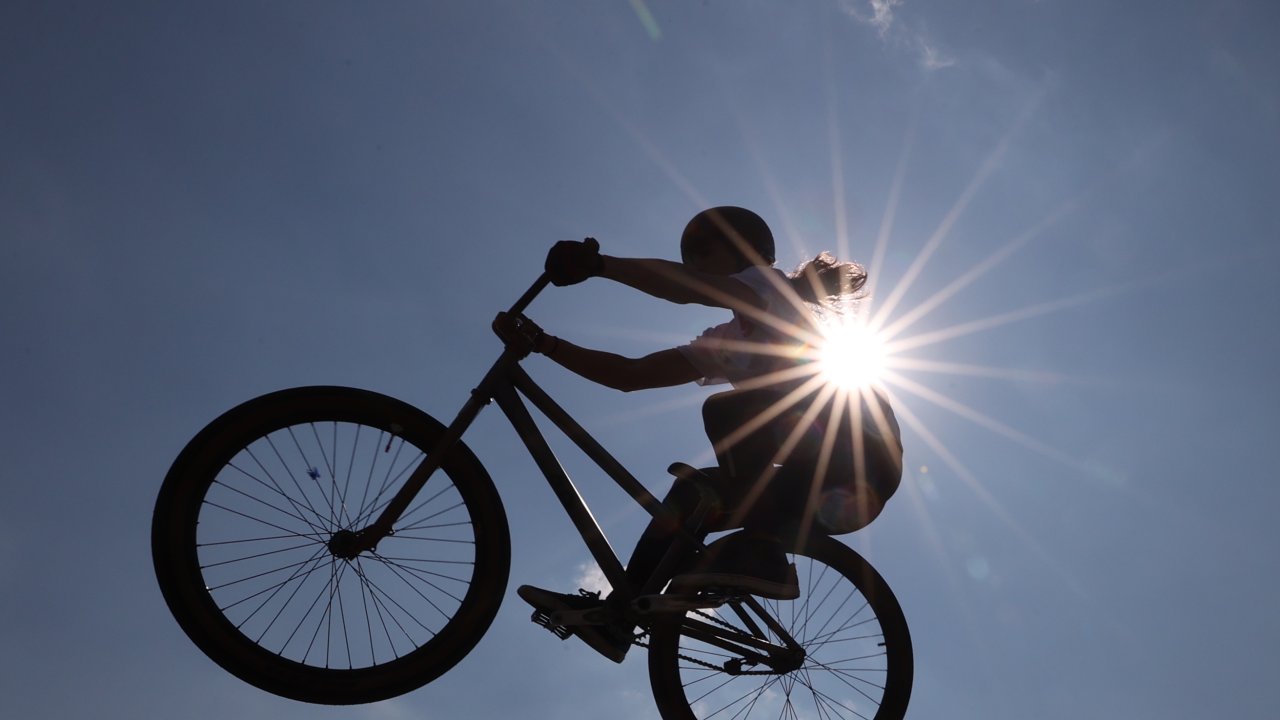 Şehitkamil'in "Pump track" parkı gençlere bisikleti sevdiriyor