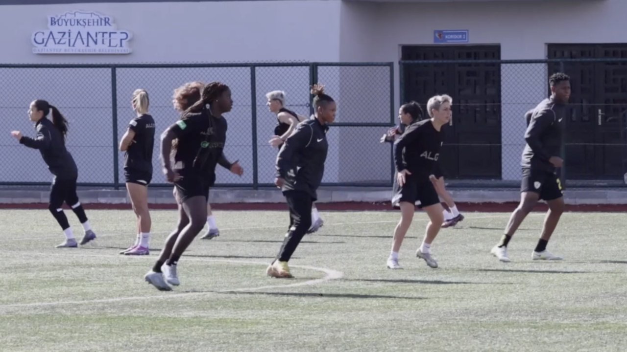 ALG Spor, şampiyonluk yarışından kopmak istemiyor