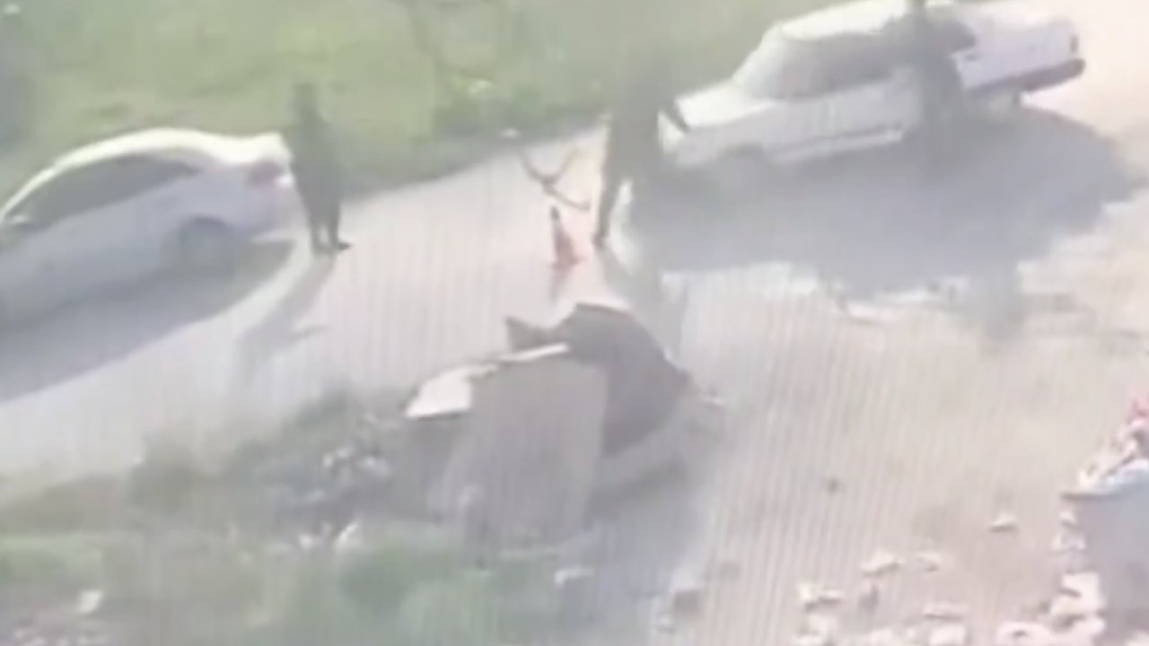 Uygulamadan kaçan 3 şüpheli aracı astsubayın üstüne sürdü!