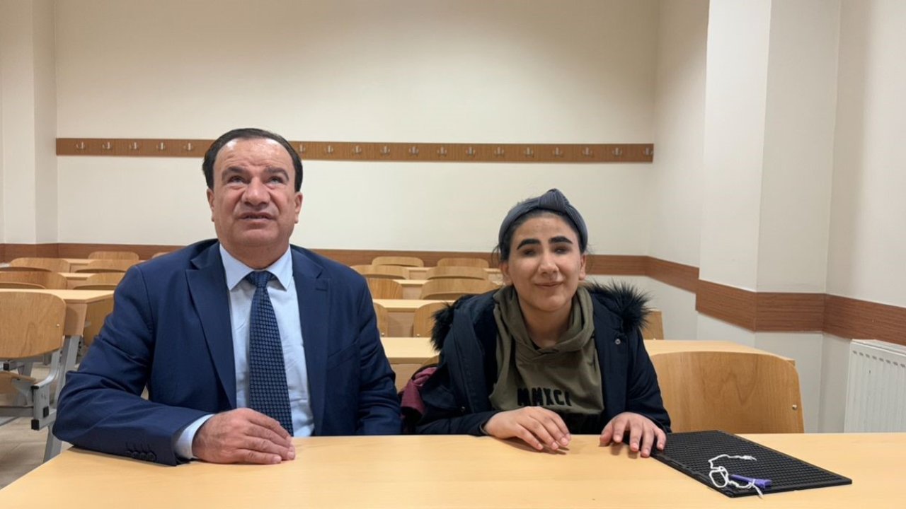 Gaziantep'e Gurur Veren Başarı! Görme engelli Rümeyse, ilahiyat fakültesini dereceyle kazandı