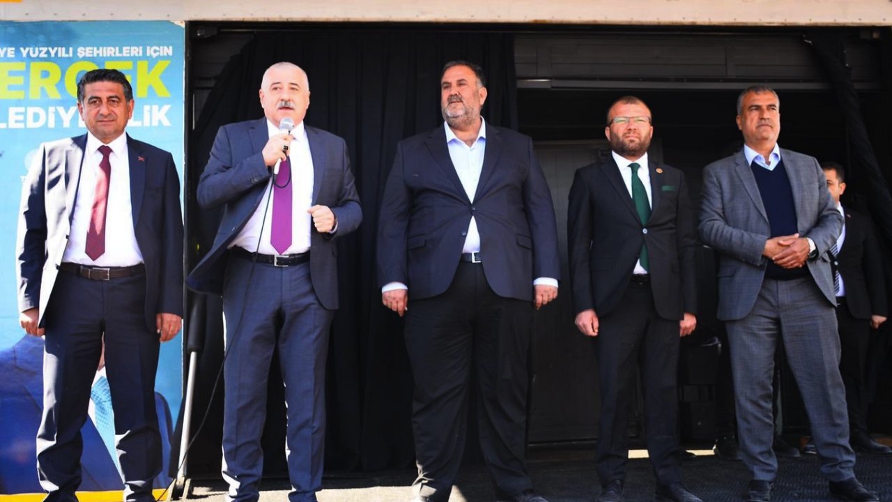 Gaziantep'te MHP'den Gövde Gösterisi!