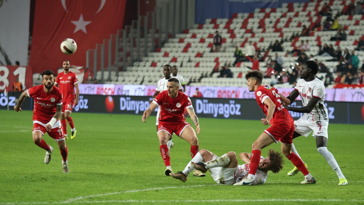 Gaziantep Futbol Kulübü'nde kötü gidişat devam ediyor