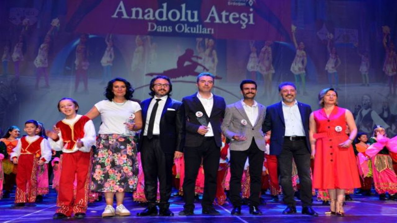 600 kostümlü gösteri'¦