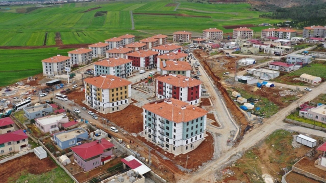 Gaziantep Nurdağı'nda 136 deprem konutu hak sahiplerine teslim edildi