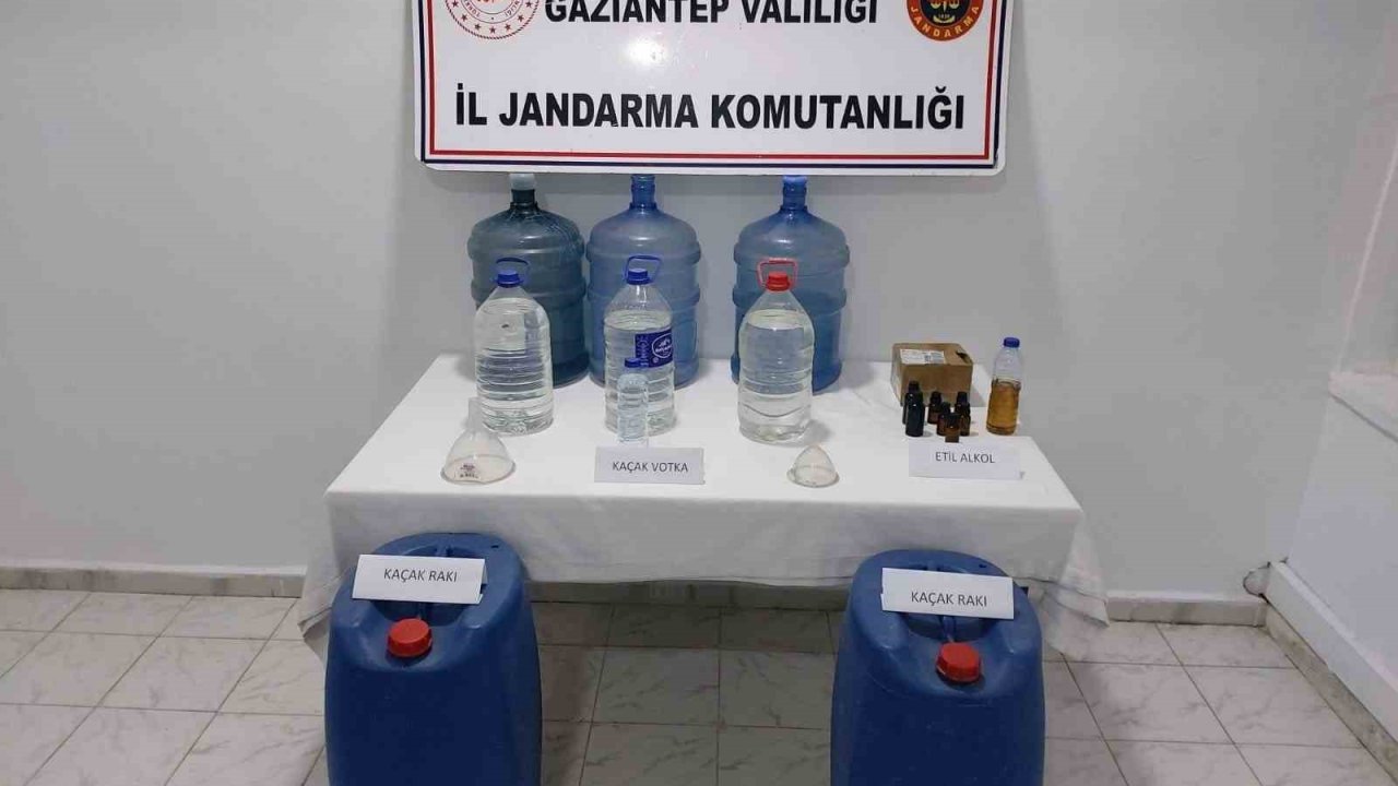 Gaziantep’te kaçak alkol operasyonunda 102 litre kaçak içki ele geçirildi