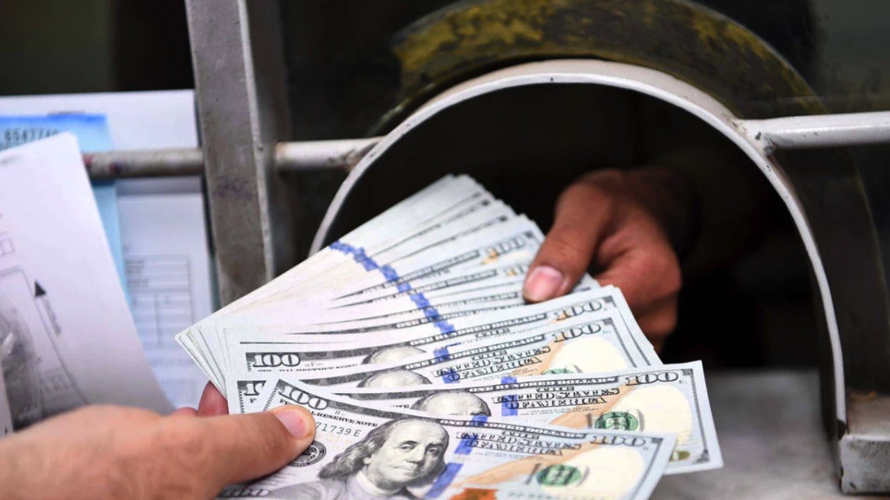 Dolar Uçuyor! Dolar/TL'de rekor üstüne rekor!