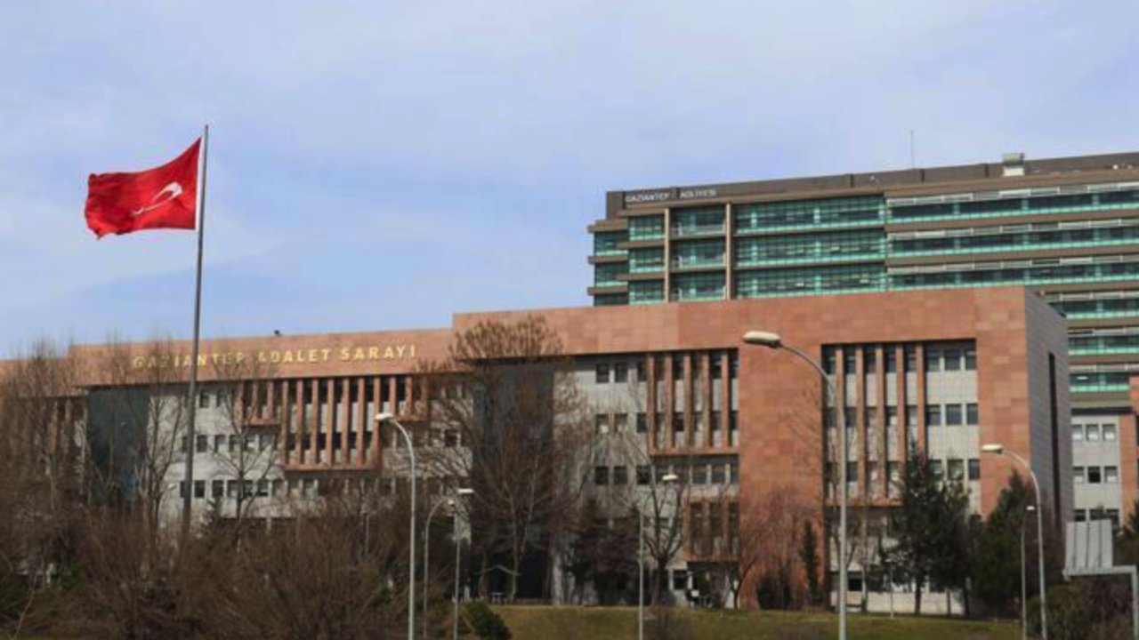 Gaziantep'te İğrenç Olay! ABD İhbar Etti! 12 Yaşındaki Kız Kardeşini Taciz Eden Abi Tutuklandı