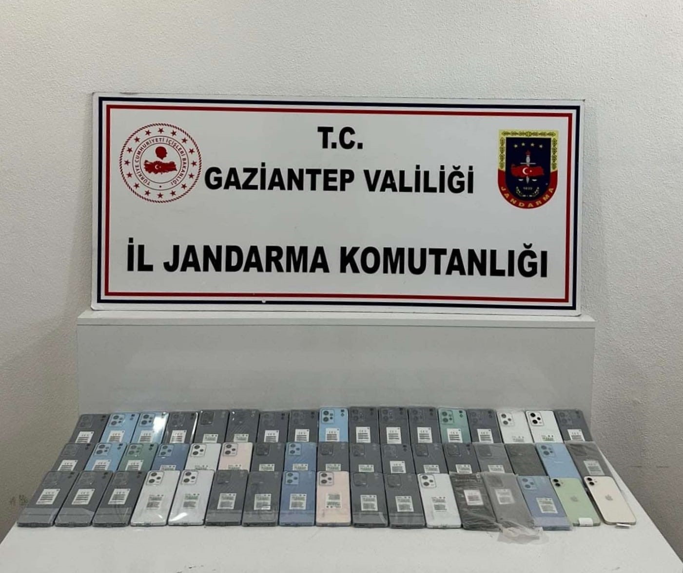 Gaziantep'te 1 milyon lira değerinde kaçak telefon ele geçirildi
