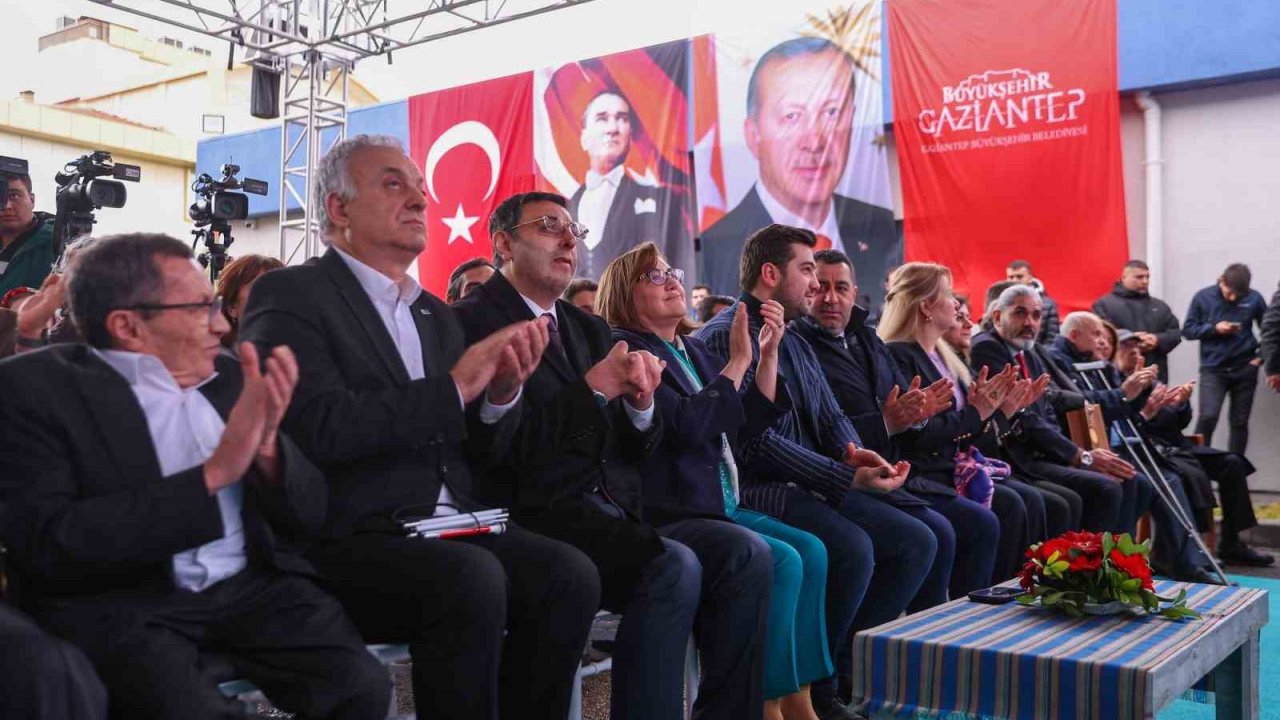 Şahin, Buğday Tanesi Protez Ortez Yapım ve Uygulama Merkezi’nde Hizmet Alan Engellilerle bir araya geldi