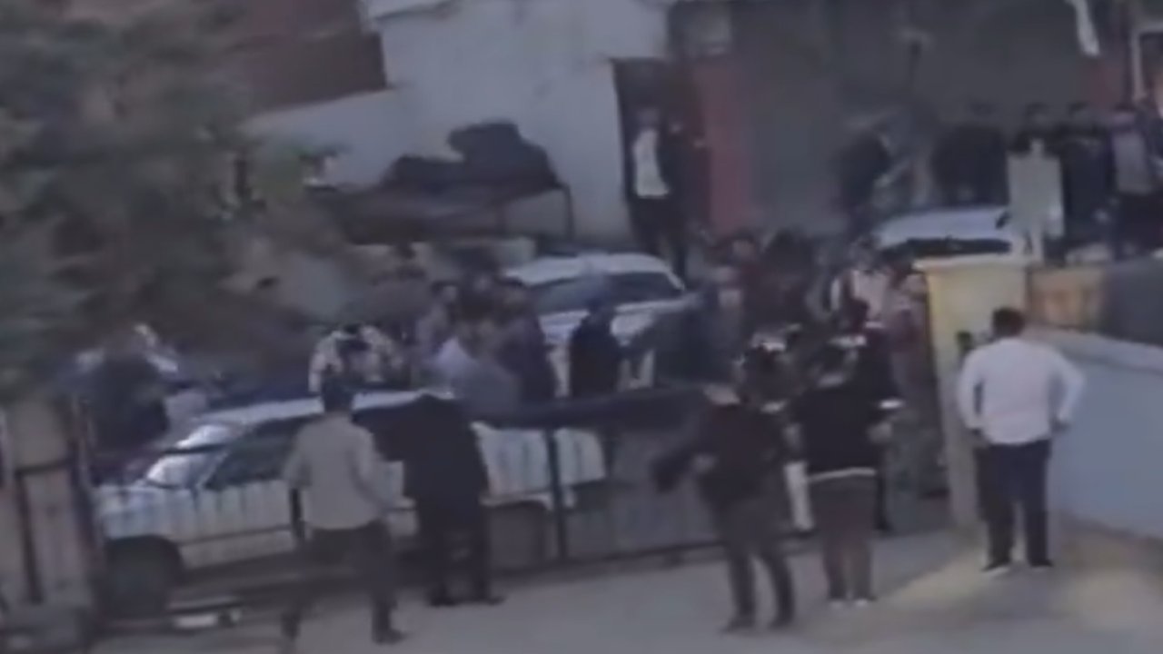 Gaziantep'te Muhtarlık Seçiminde Dehşet Görüntüler! Gaziantep'in Taşlıca Mahallesi'nde Muhtar Adayları Dehşet Saçtı!