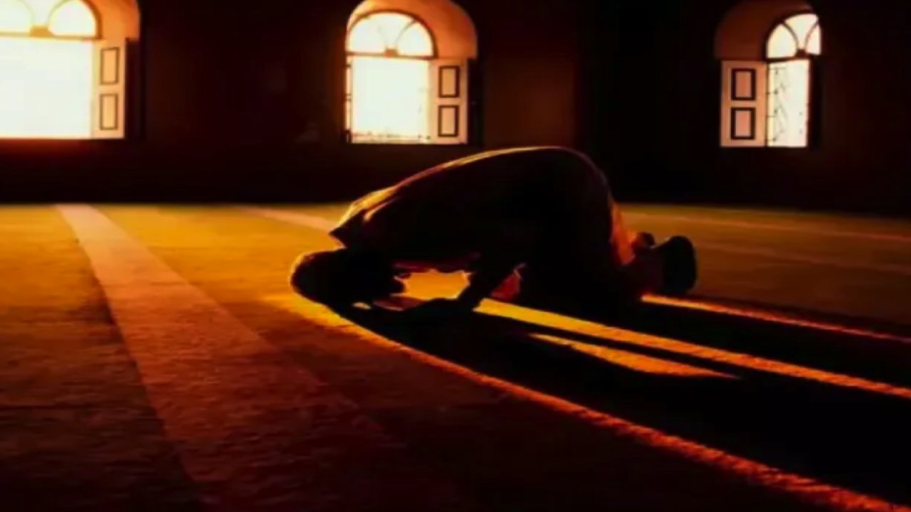 Kadir Gecesi namazı nasıl kılınır, hangi sureler okunur?